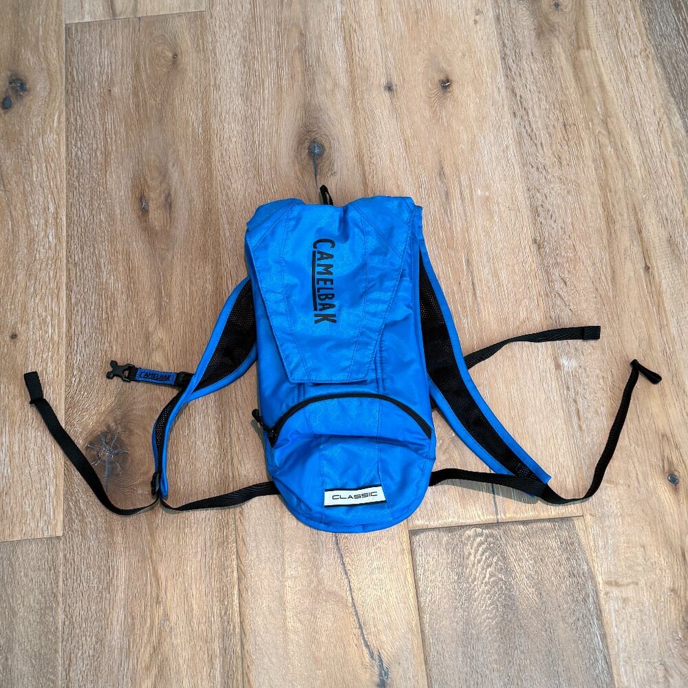 Camelbak Classic Hydration Pack New Without Tags Blue & Black